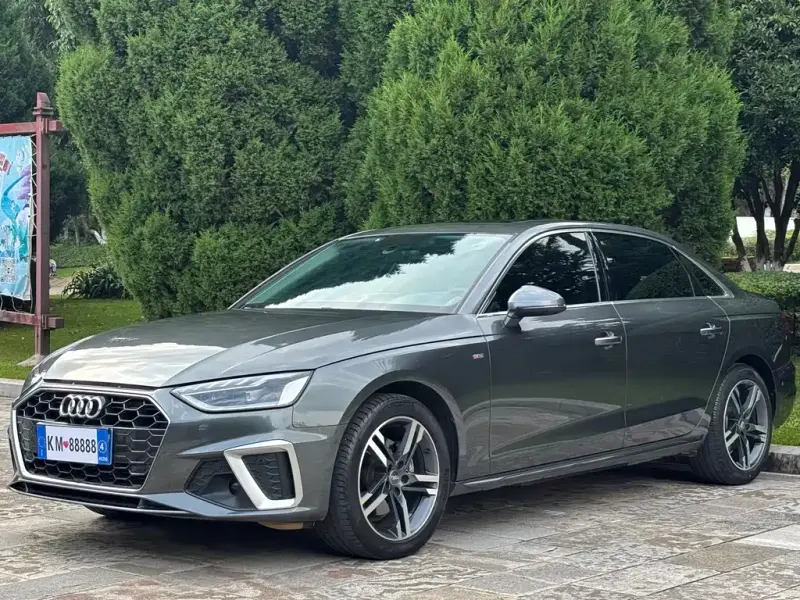 Audi A4L, 2021