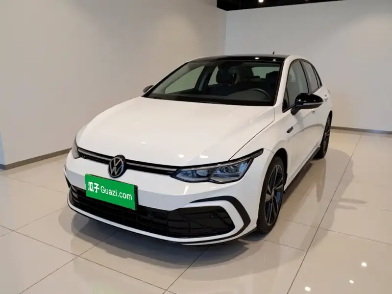 Volkswagen Golf, 2024