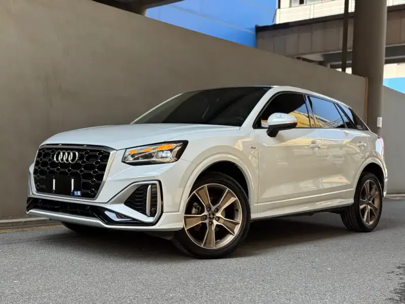 Audi Q2L, 2023