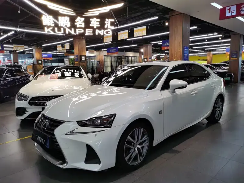 Lexus IS, 2017