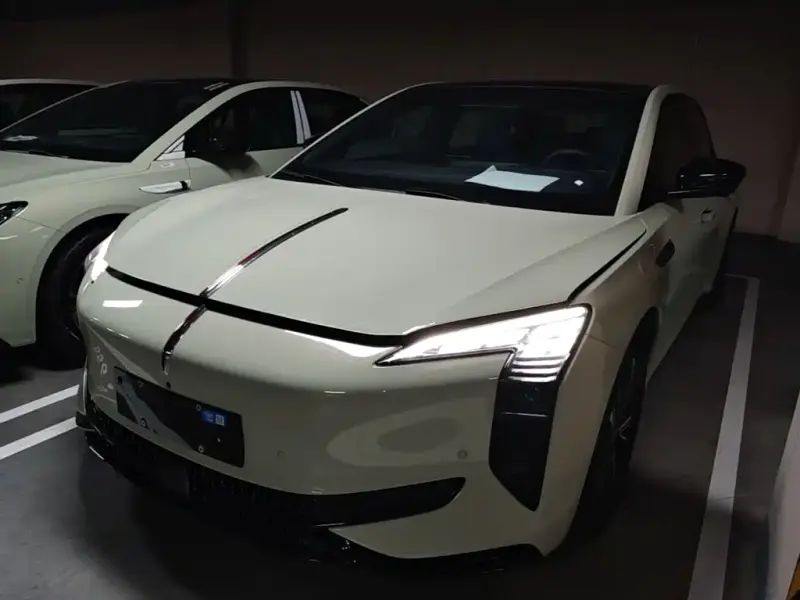 Hongqi EH7, 2026