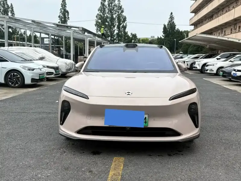 NIO ET5, 2025