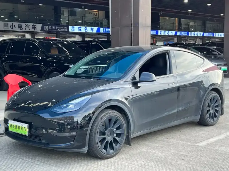 Tesla Model Y, 2022
