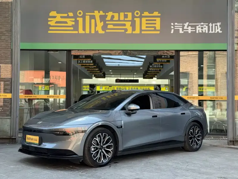 Zeekr 007, 2024