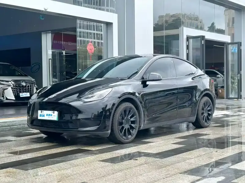 Tesla Model Y, 2023