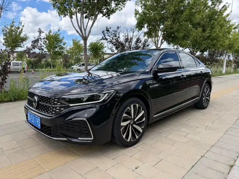 Volkswagen Passat, 2022