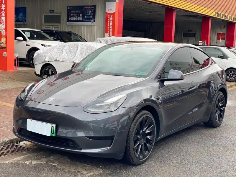 Tesla Model Y, 2023