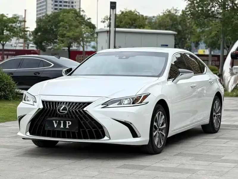 Lexus ES, 2023