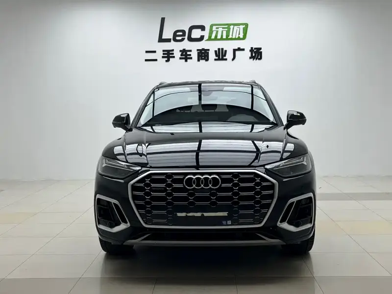 Audi Q5L, 2022