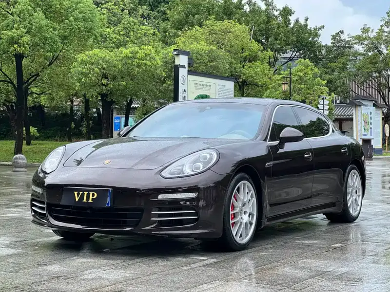 Porsche Panamera, 2015