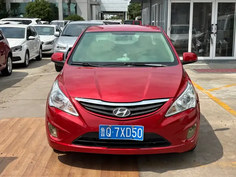 Hyundai Verna, 2013