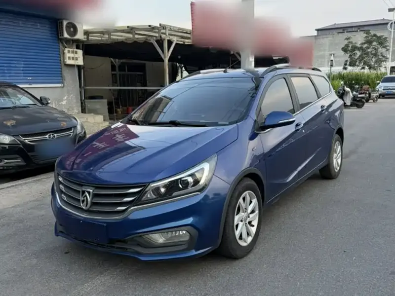 Baojun 310W, 2017