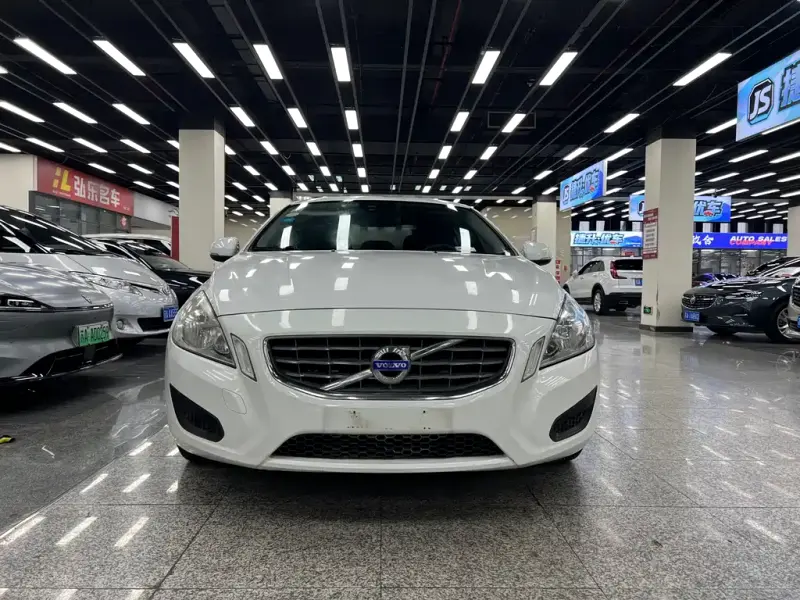 Volvo S60 (Import), 2013