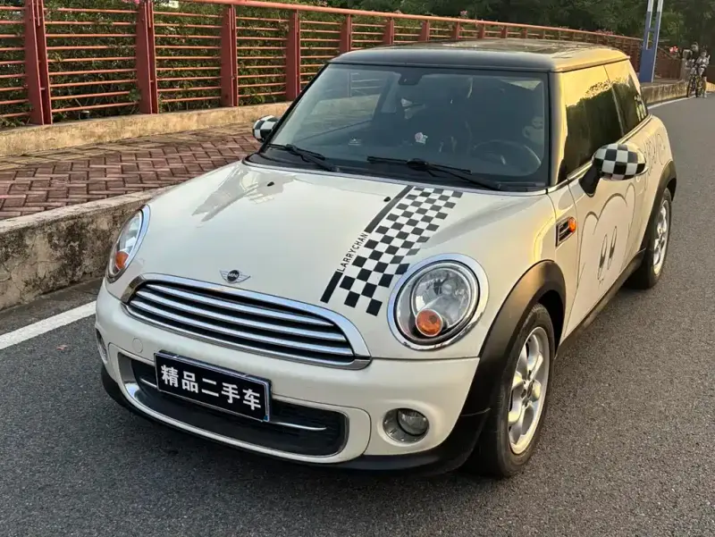 MINI Mini, 2012