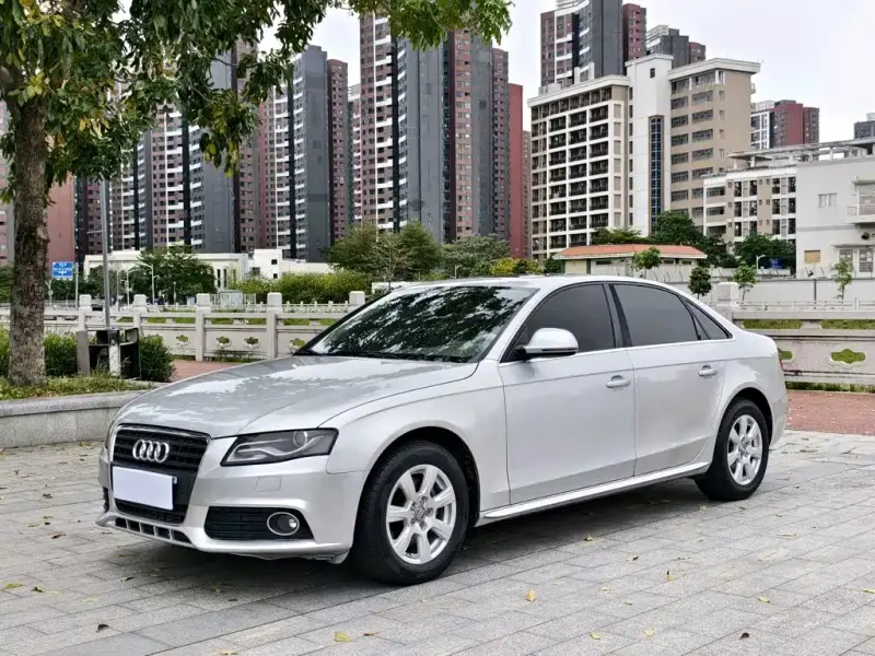 Audi A4L, 2011