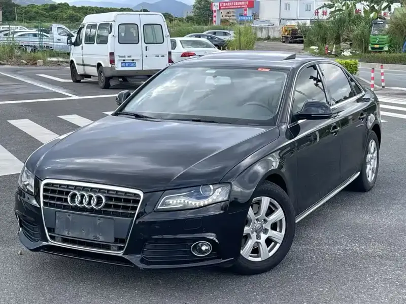 Audi A4L, 2012