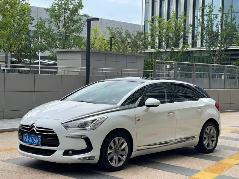 DS 5, 2015