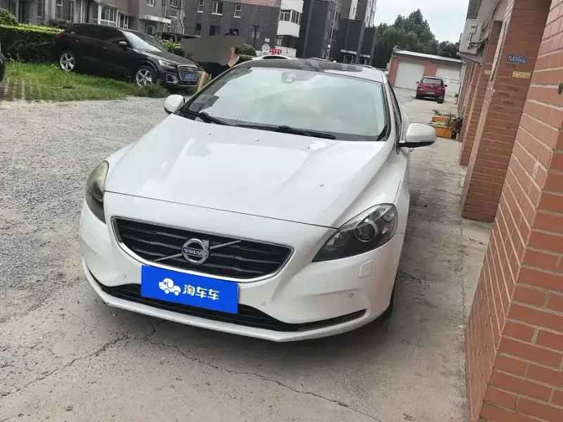 Volvo V40, 2013