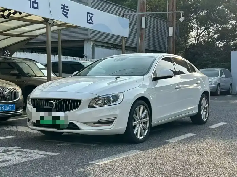 Volvo S60 PHEV, 2017