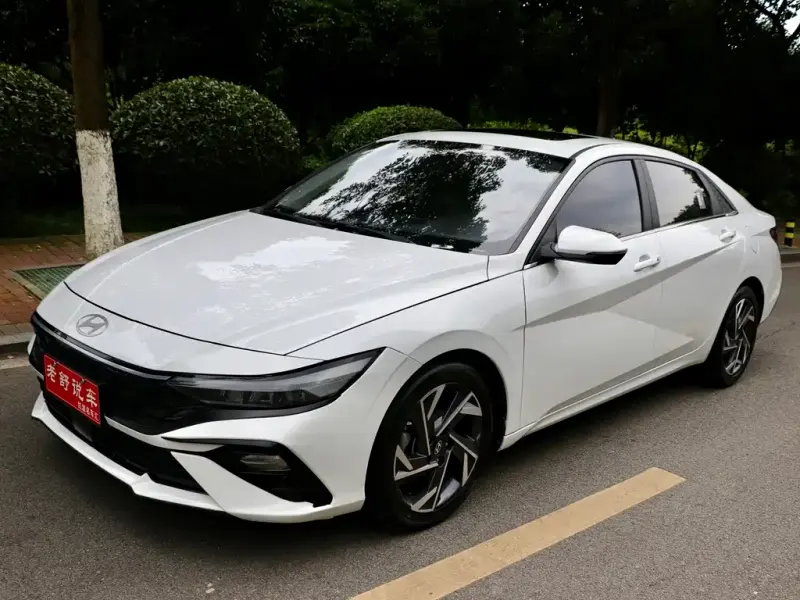 Hyundai Elantra, 2023