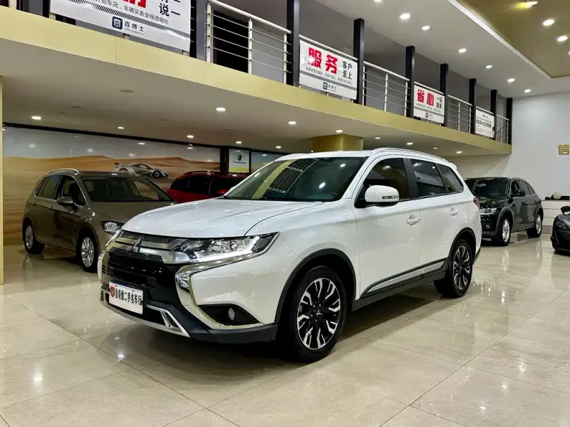Mitsubishi Outlander, 2020