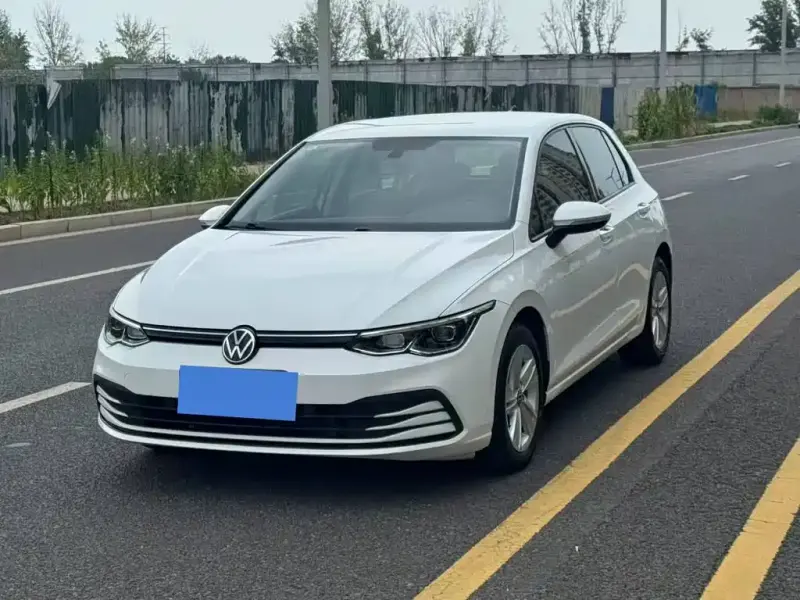 Volkswagen Golf, 2023