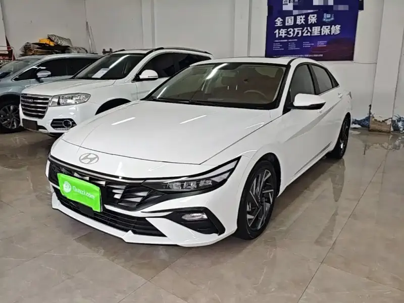 Hyundai Elantra, 2024