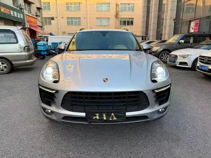 Porsche Macan, 2014