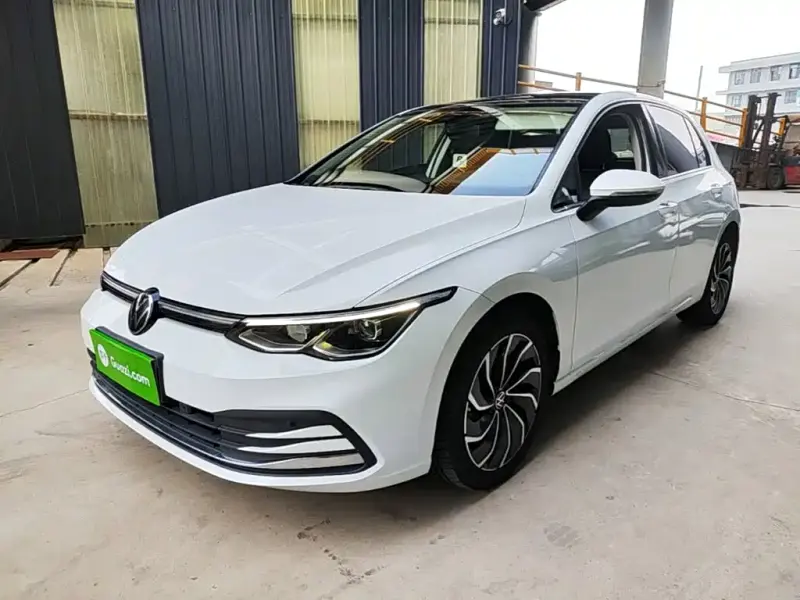 Volkswagen Golf, 2023