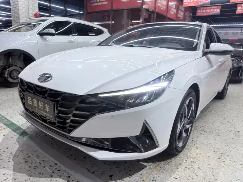 Hyundai Elantra, 2022