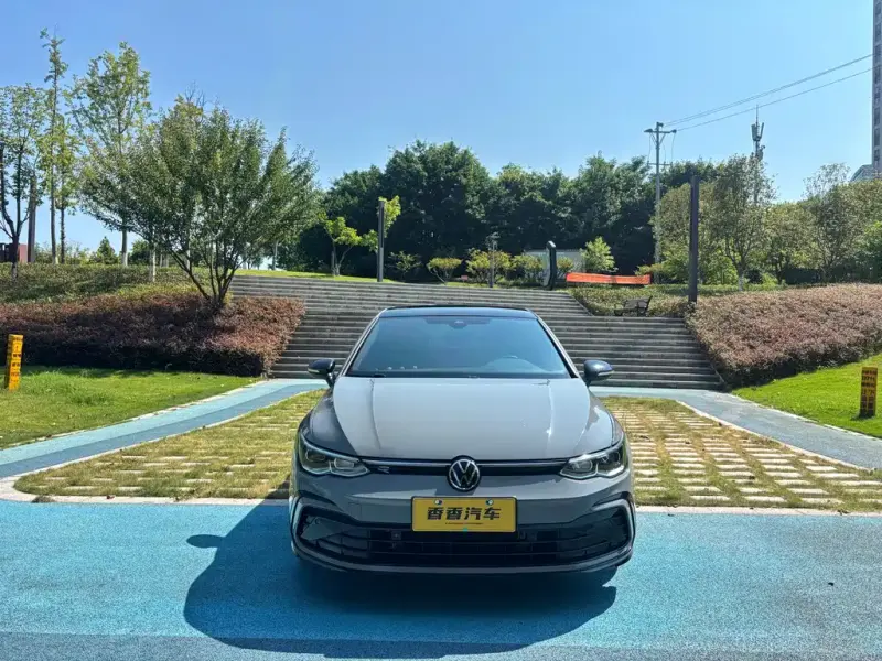 Volkswagen Golf, 2022