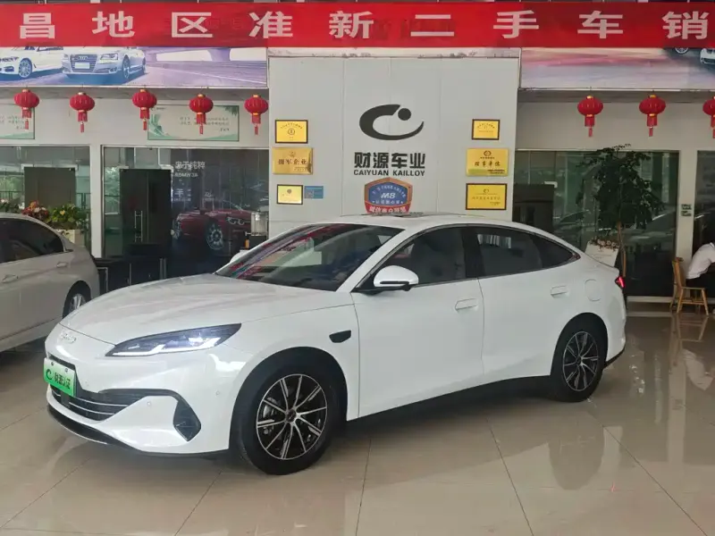 BYD 06, 2025