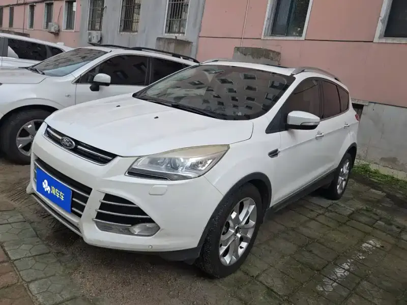 Ford Kuga, 2015