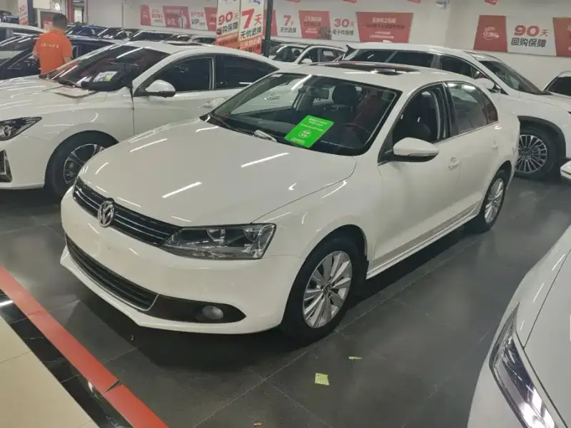 Volkswagen Sagitar, 2015