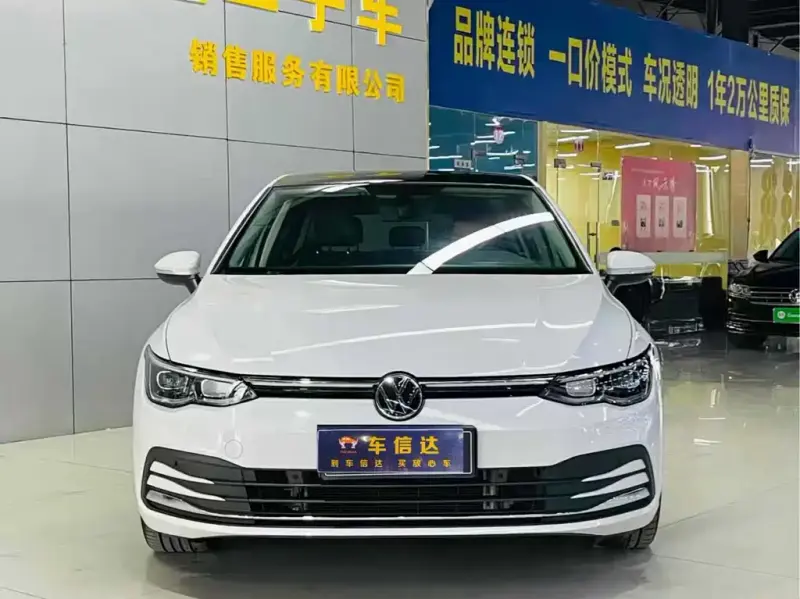 Volkswagen Golf, 2022