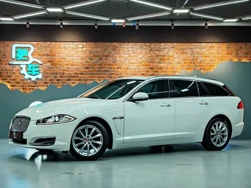 Jaguar XF, 2015