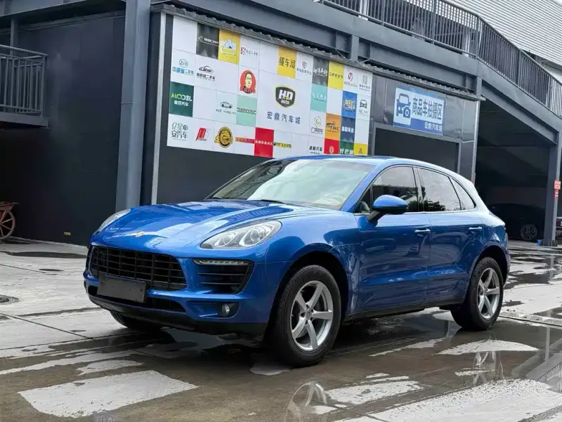 Porsche Macan, 2015