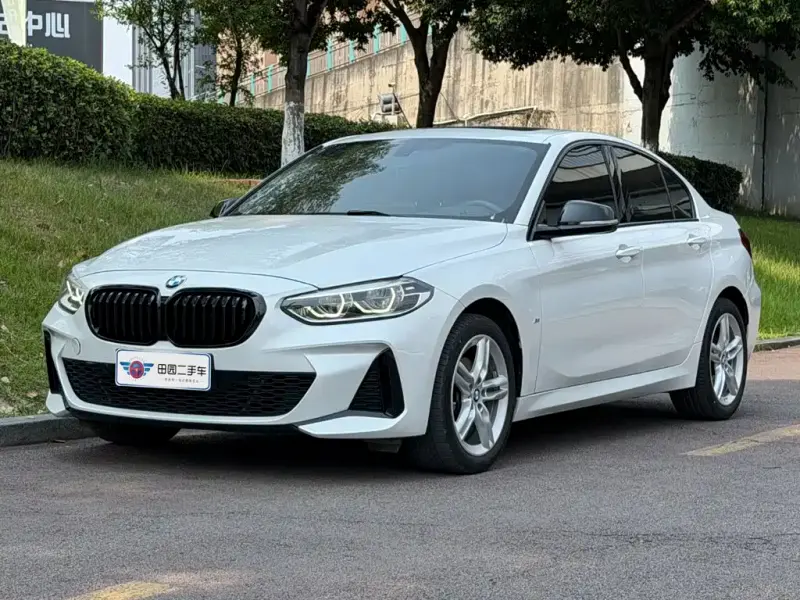 BMW 1 Series, 2022