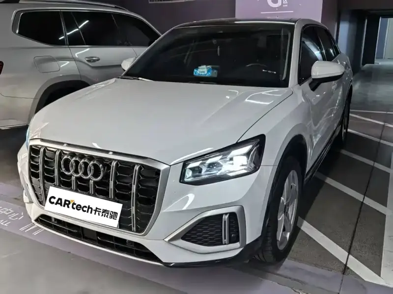 Audi Q2L, 2022