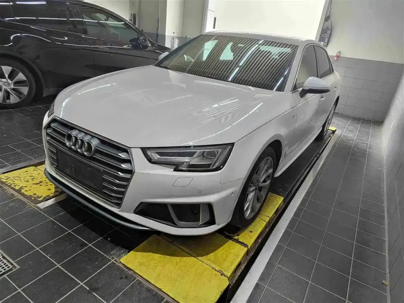 Audi A4L, 2019