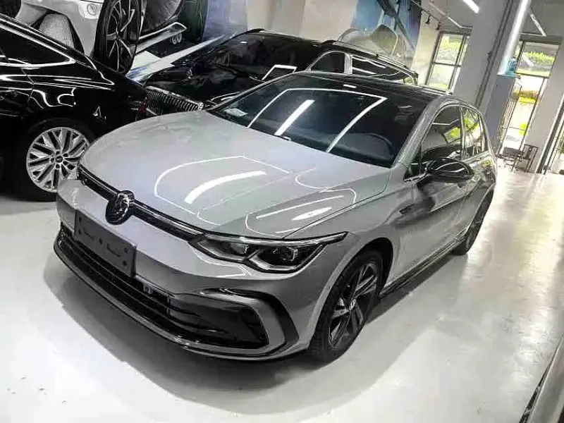 Volkswagen Golf, 2024