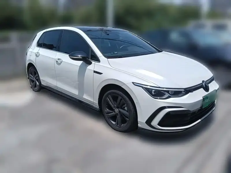 Volkswagen Golf, 2023