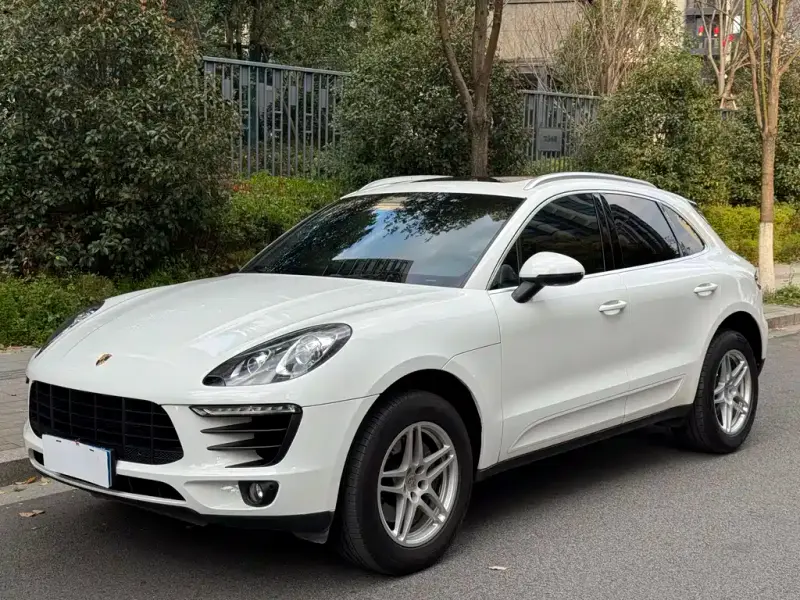 Porsche Macan, 2015
