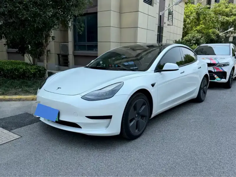 Tesla Model 3, 2022