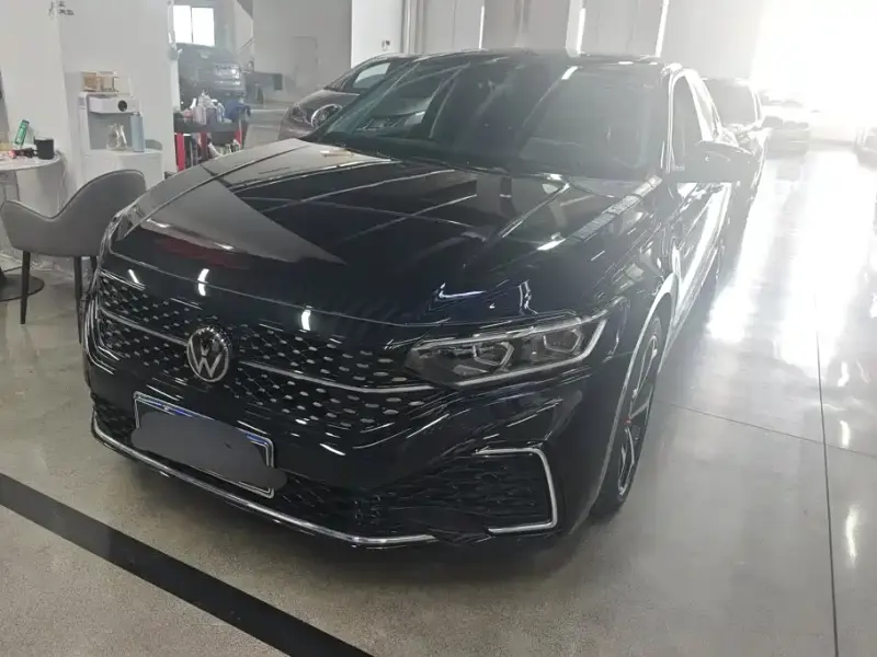 Volkswagen Passat, 2023