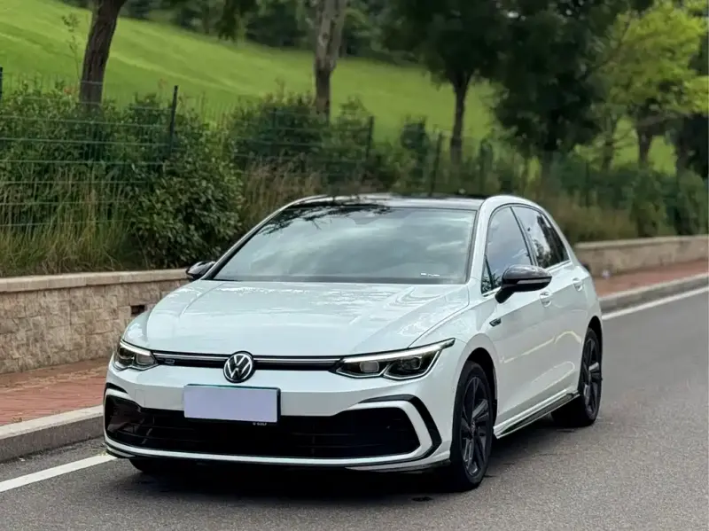 Volkswagen Golf, 2023
