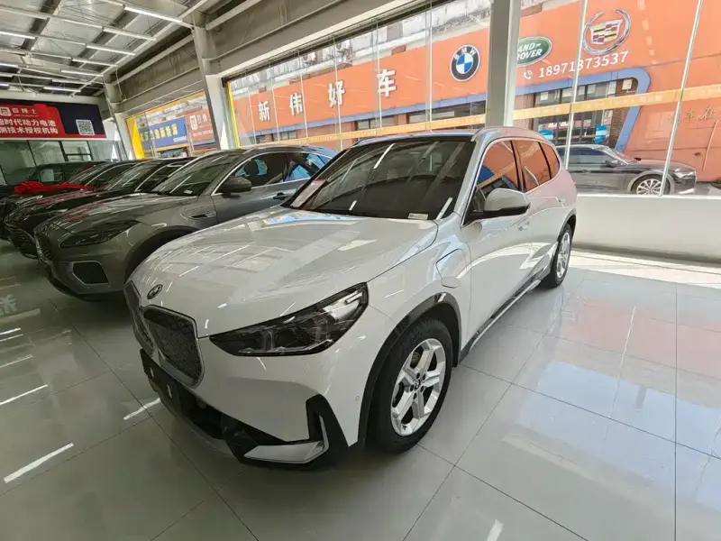 BMW iX1, 2025