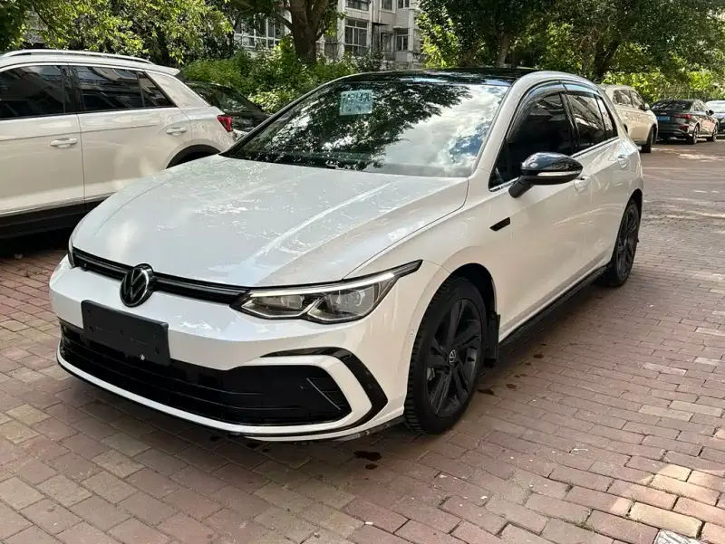 Volkswagen Golf, 2023