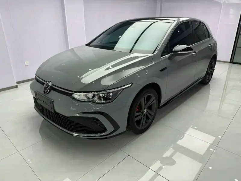 Volkswagen Golf, 2024