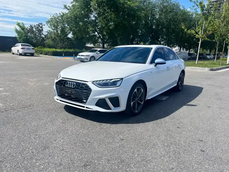 Audi A4L, 2022